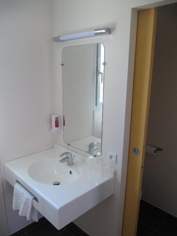 Hotel Cantal Cottages Saint-Georges  Zimmer foto