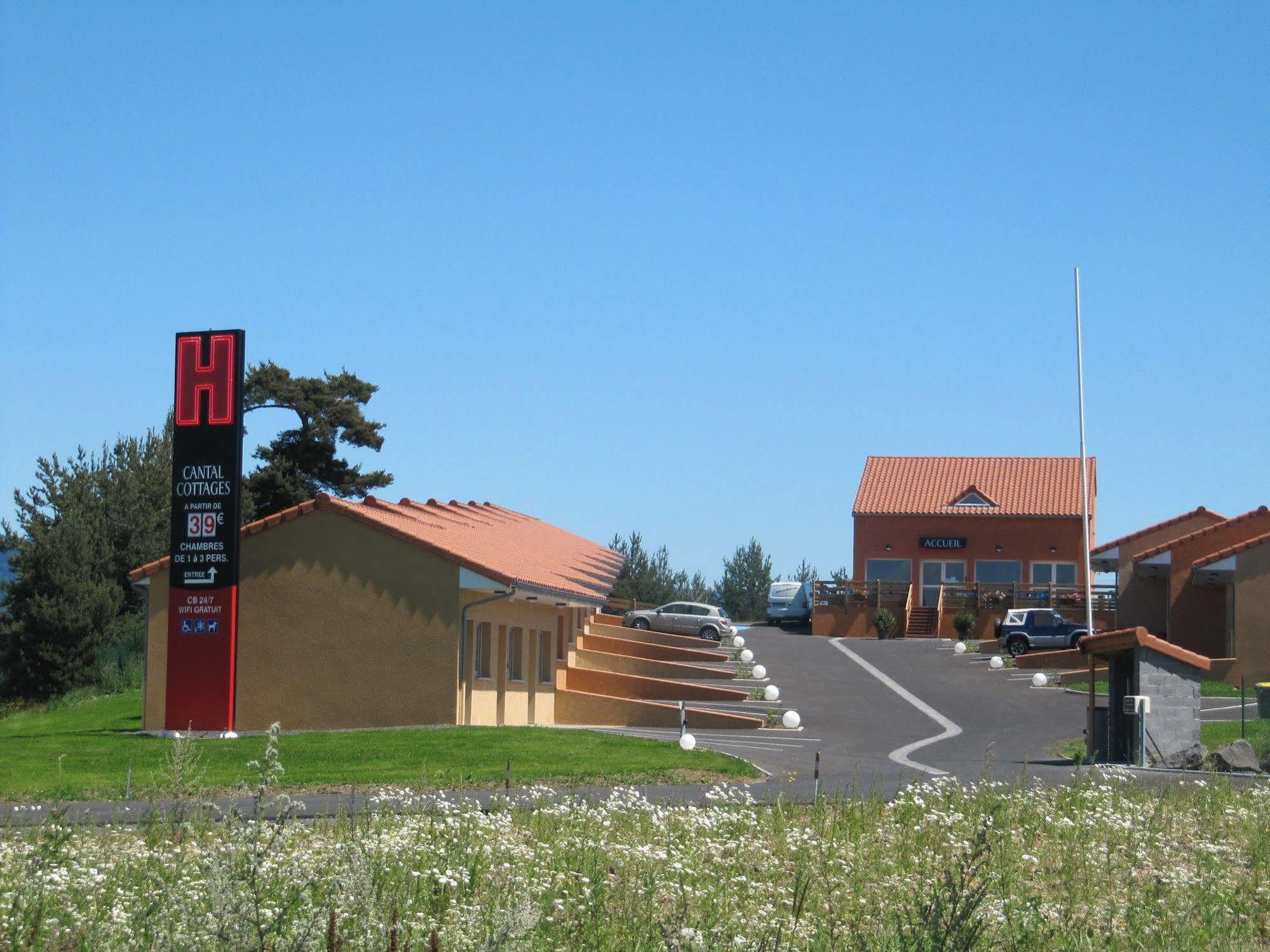 Hotel Cantal Cottages Saint-Georges  Exterior foto